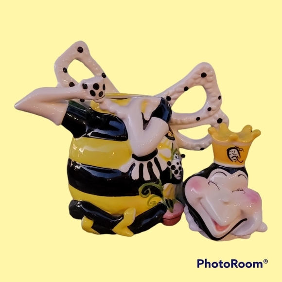 **Make Offer** Rare Whimsical Heather Goldminc Bumble Bee Tea Pot - Picture 2 of 10